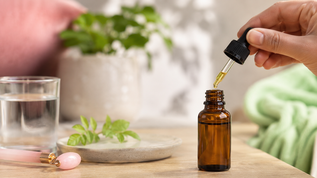 Glass vs. Plastic: Why We Use Amber Glass Bottles for Our CBD Oil
